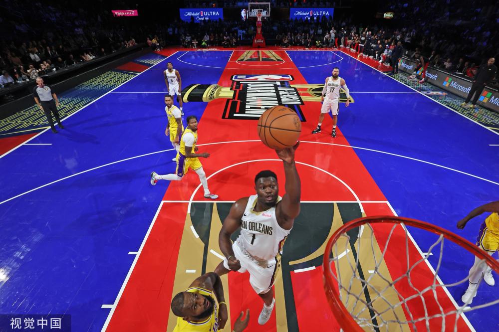 他在接球落 他在接球落