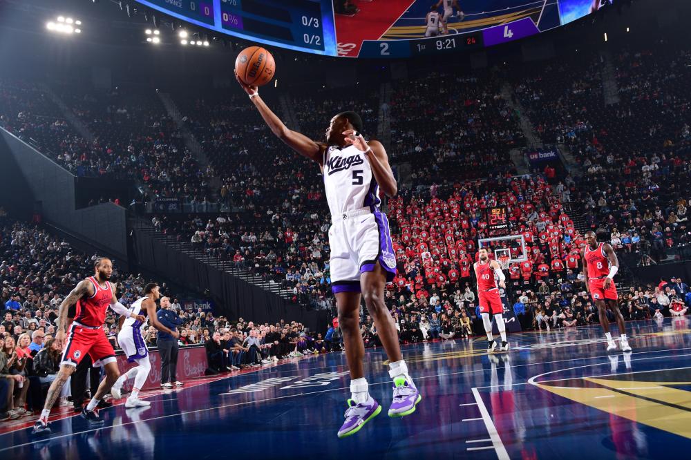 据明显优势 据明显优势